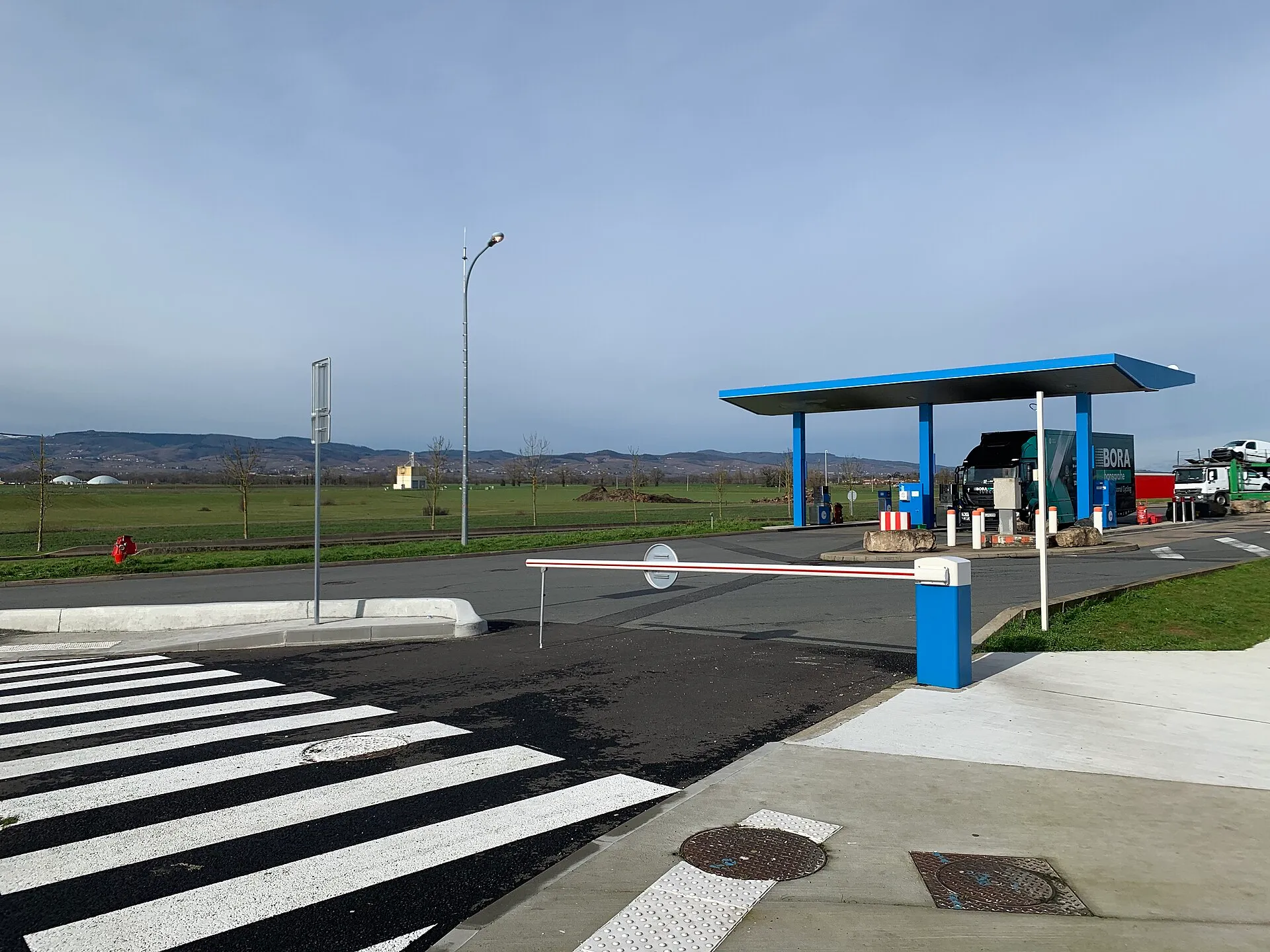 Station-service d'une aire d'autoroute française